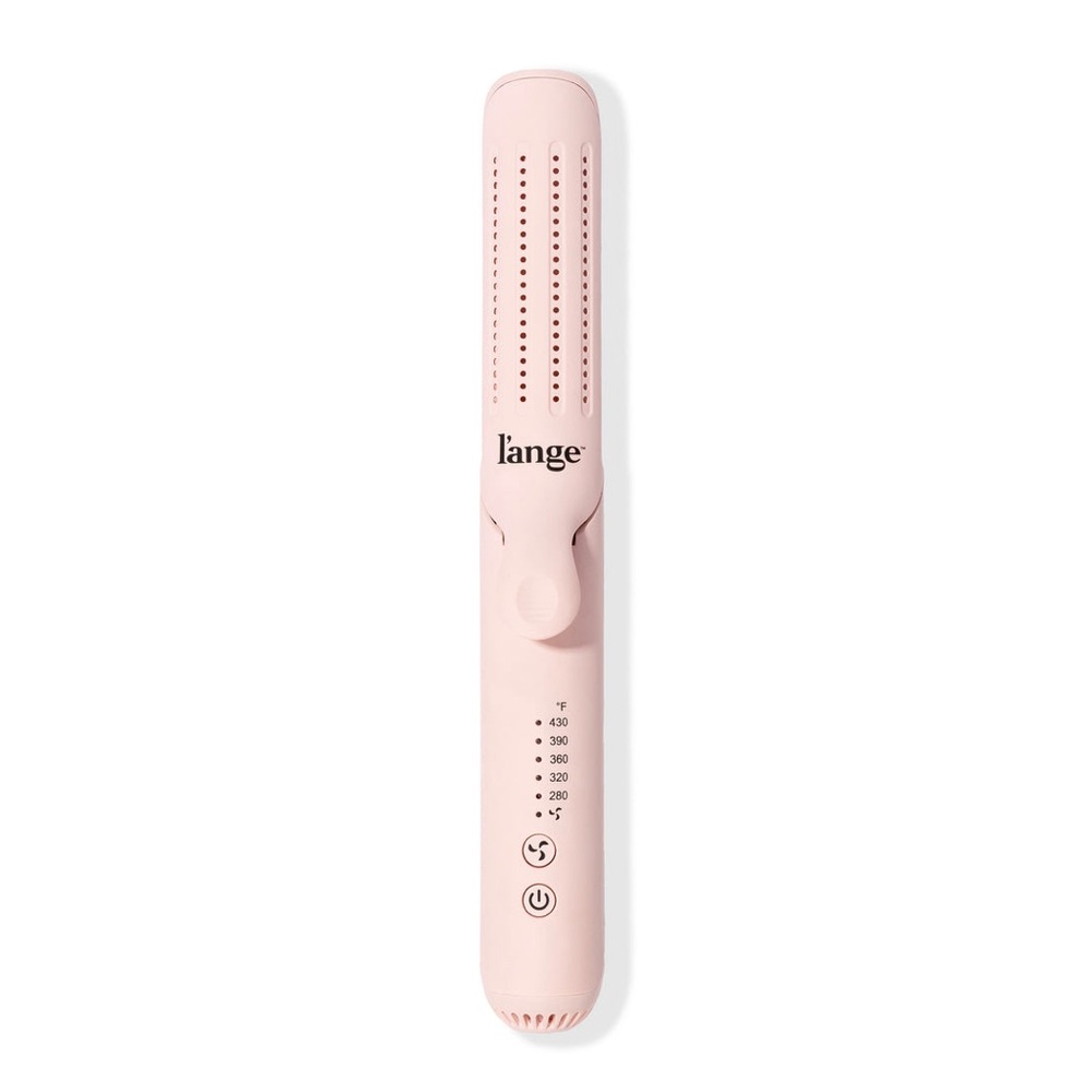 Le Duo lets you achieve it all. The lightweight, ergonomic styler